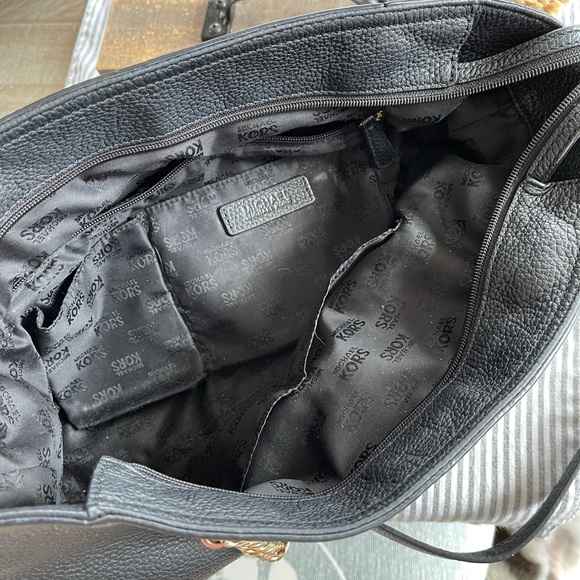 MK Handbag - Picture 8 of 8